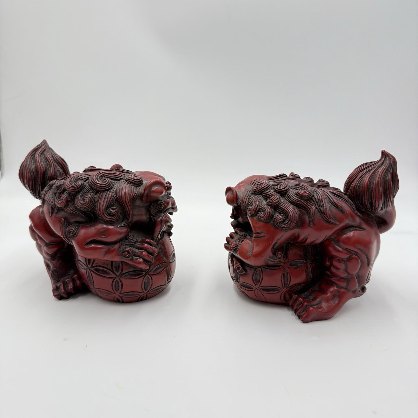 20TH Century CHINESE FOO DOGS RESIN CINNABAR Good Luck Bookends Large Figurines