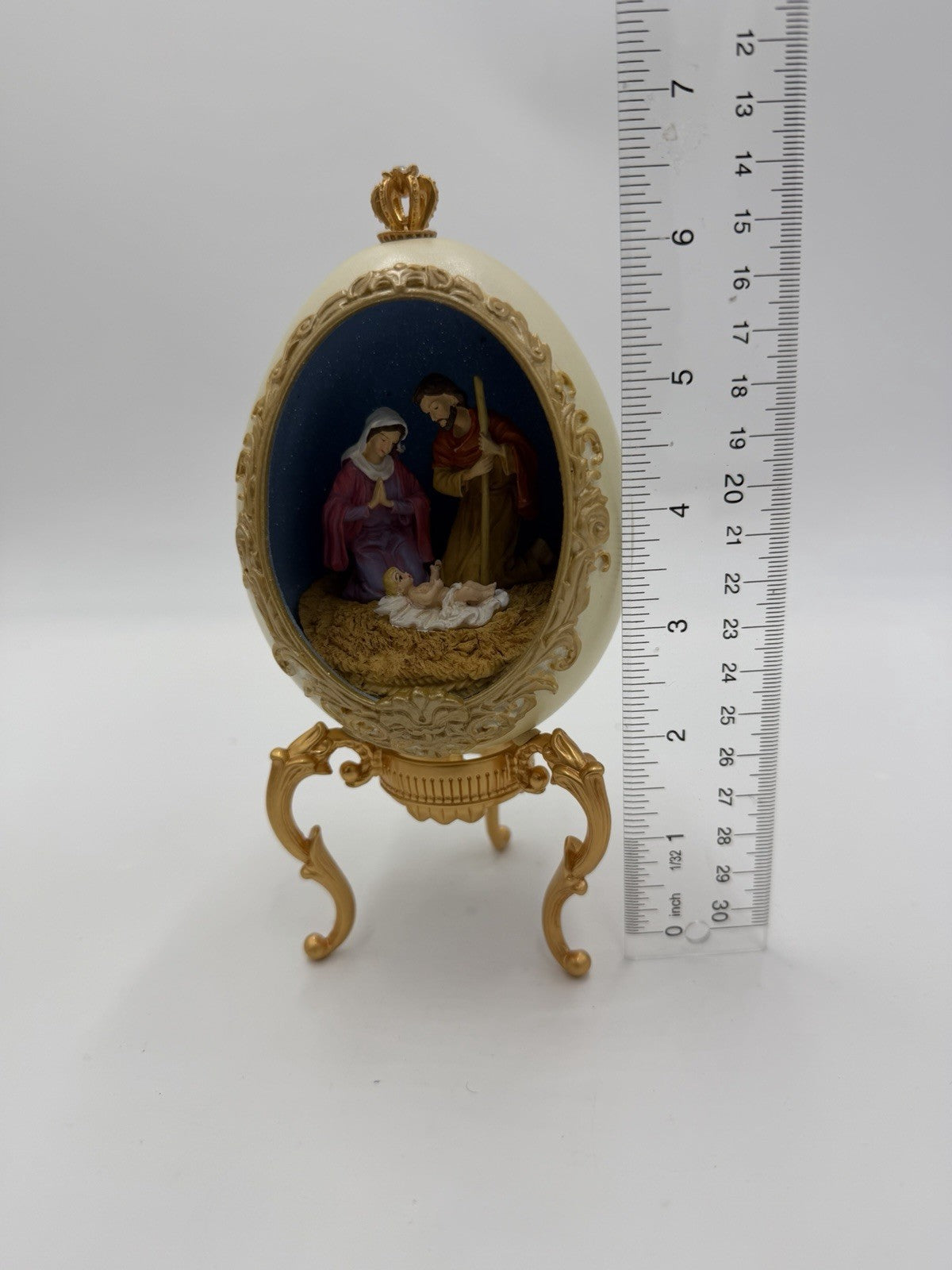 Vintage AVON Holiday Treasures Nativity Holy Family Egg Scene  Resin Gold Accent