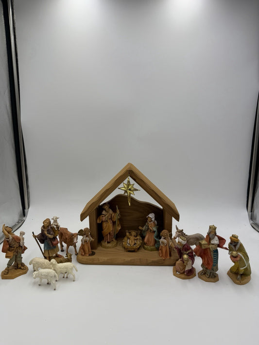 Vintage Fontanini Italy Nativity Set Wooden Stable 17 Pieces 5” Christmas Decor