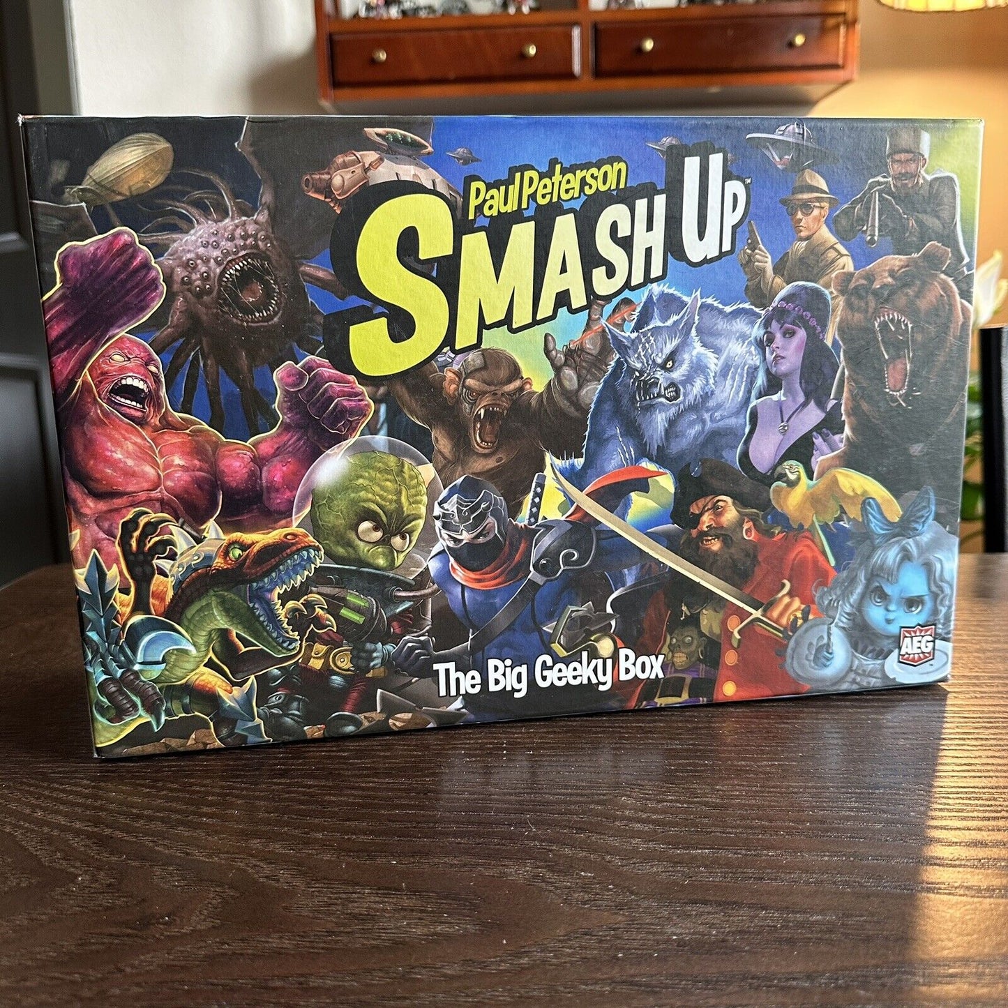 AEG Smash Up Expansion Big Geeky Box Base Game Plus Extra Cards & Pretty Pretty