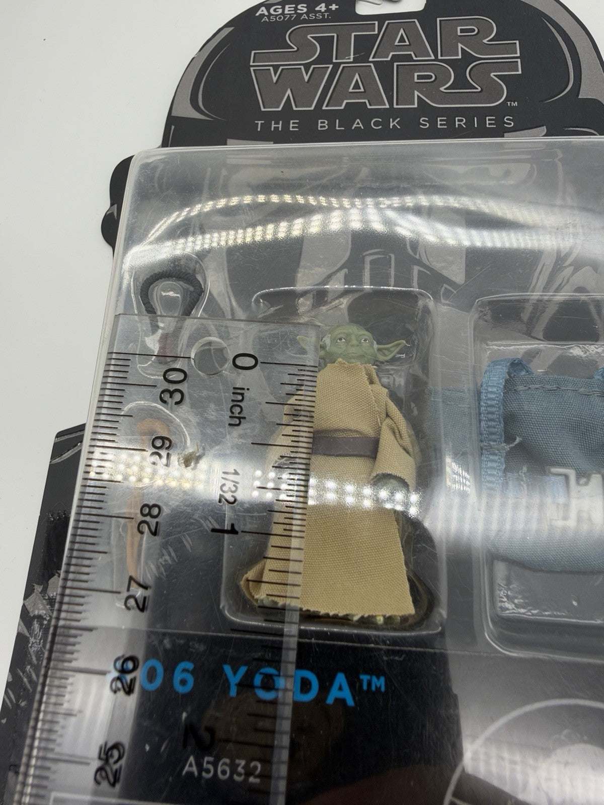 Star Wars HASBRO The Black Series Yoda #06 Action Figurine 1.5” Outfit Sealed