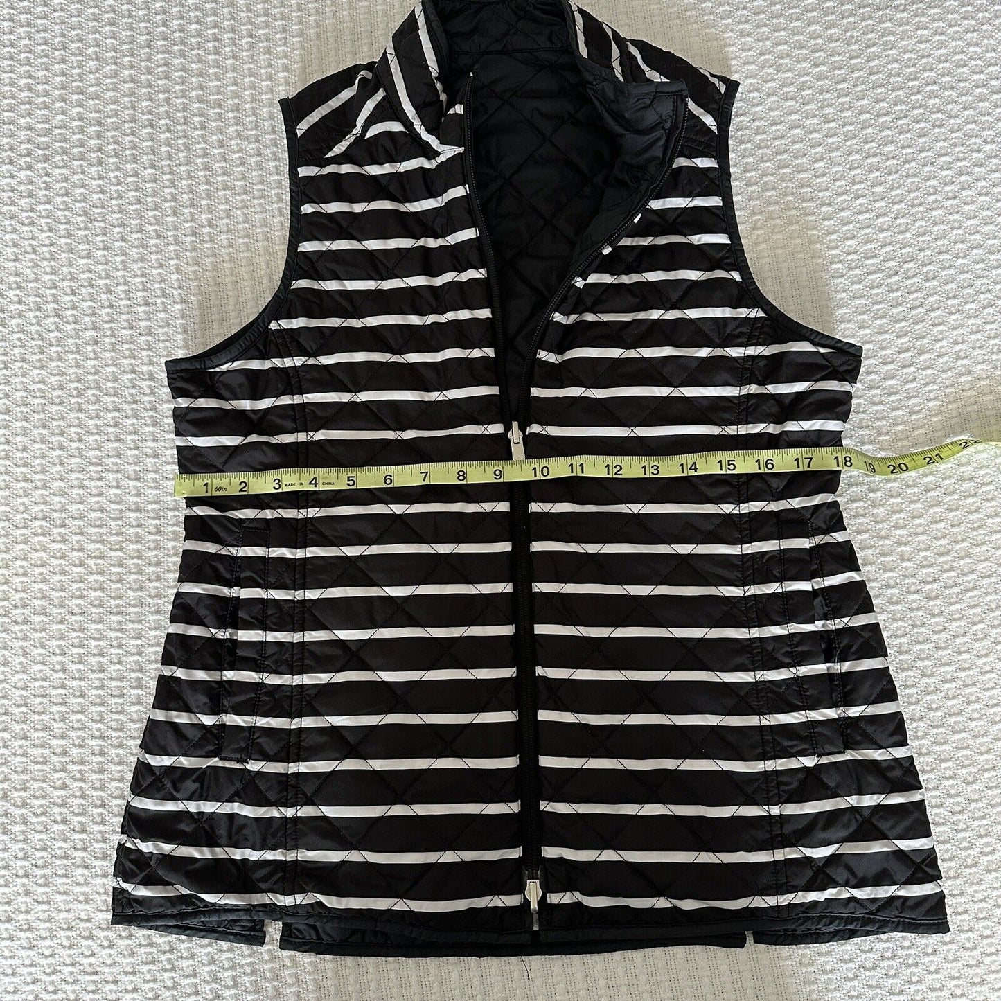 Peter Millar Women's Vest Size Medium Reversible Quilted Black White Striped