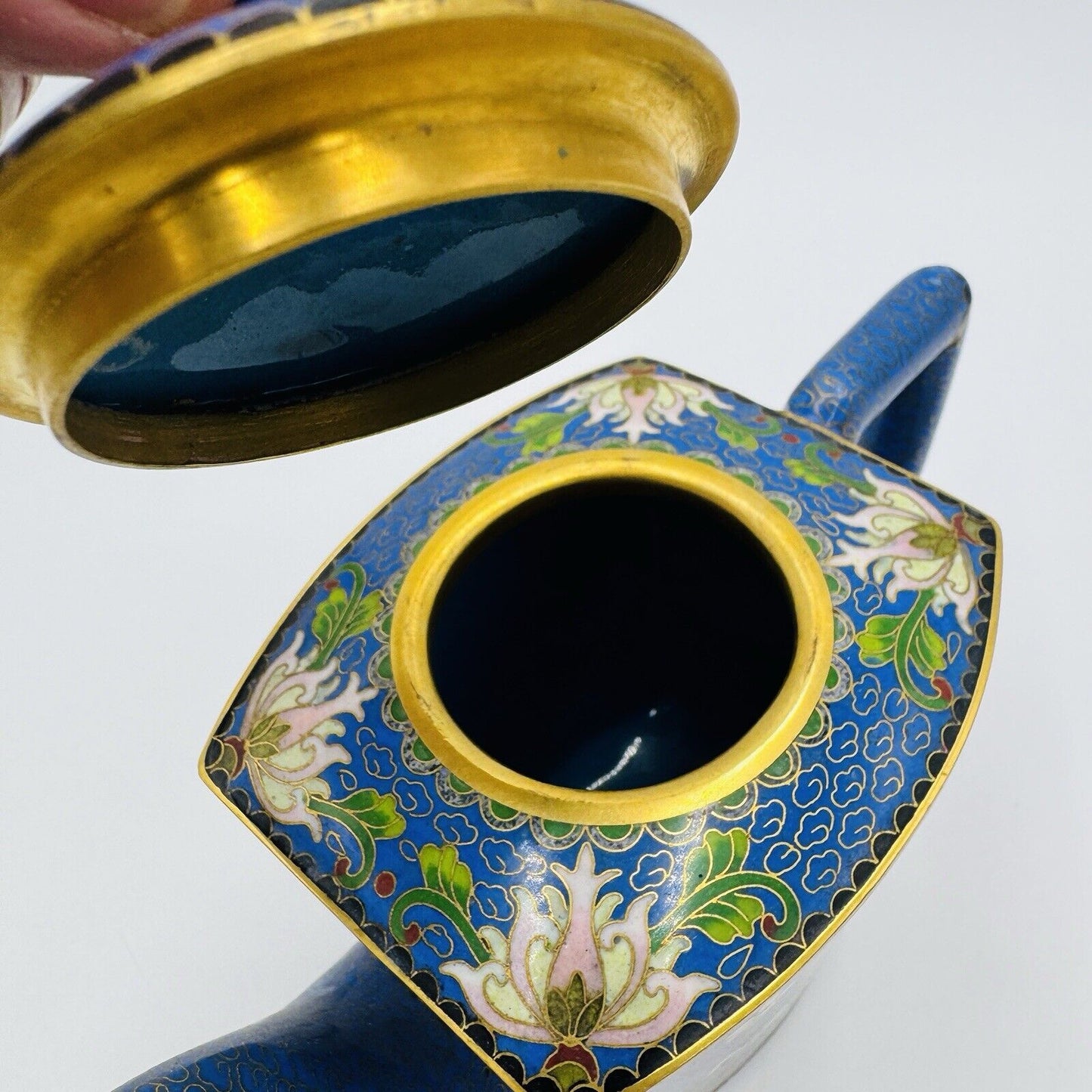 Antique cloisonne enamel teapot 19th C. Qing dynasty Brass Lidded W:7-1/2" H:6"