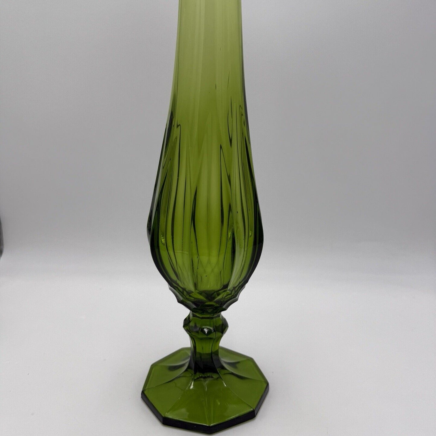 L.E. Smith Vase Swung Green Art Glass 25.5in Very Tall Rare Large MCM Vintage