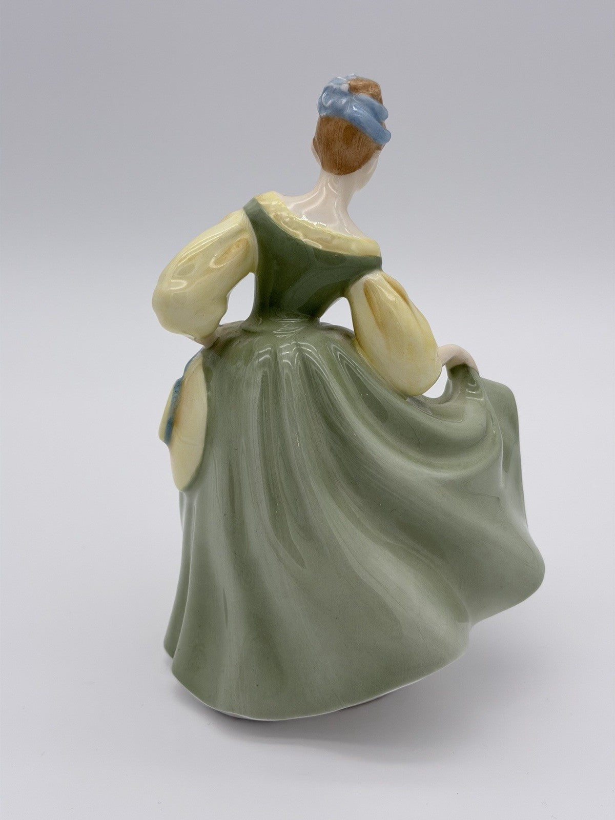 Royal Doulton England Porcelain 1962 FAIR LADY HN 2193 Figurine Green Dress