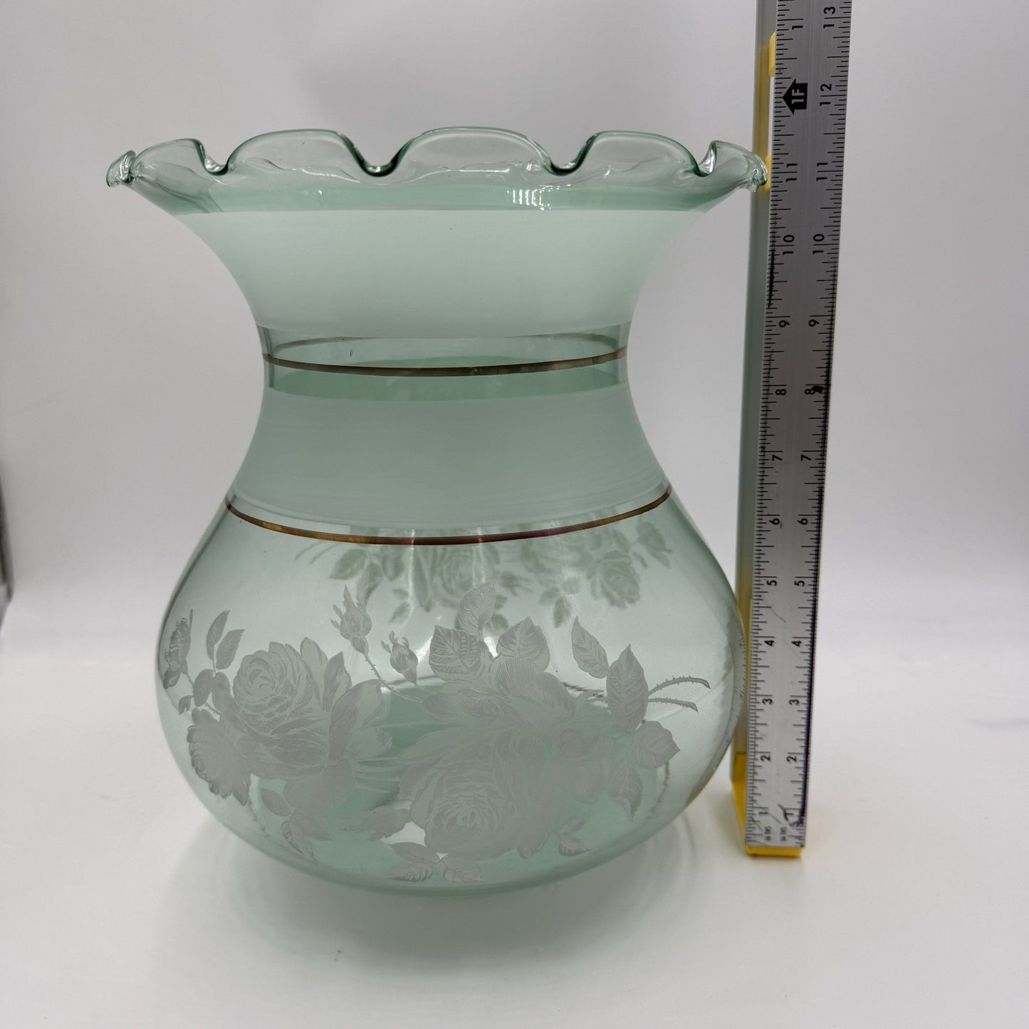 Vintage Gone With The Wind  Torschiere  Roses light Green Glass White B287 Shade