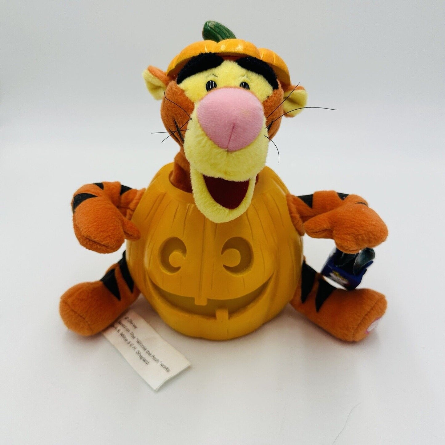 Disney’s Gemmy Tigger in Halloween Pumpkin Animated Sings Moves 9in VTG Works