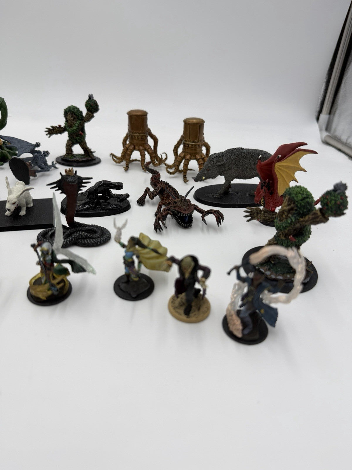 Painted Miniatures Wizards Wizkids Games Workshop Reaper Miniatures Lot 26 PCs