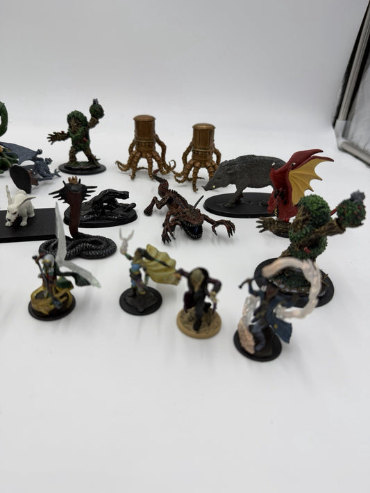 Painted Miniatures Wizards Wizkids Games Workshop Reaper Miniatures Lot 26 PCs