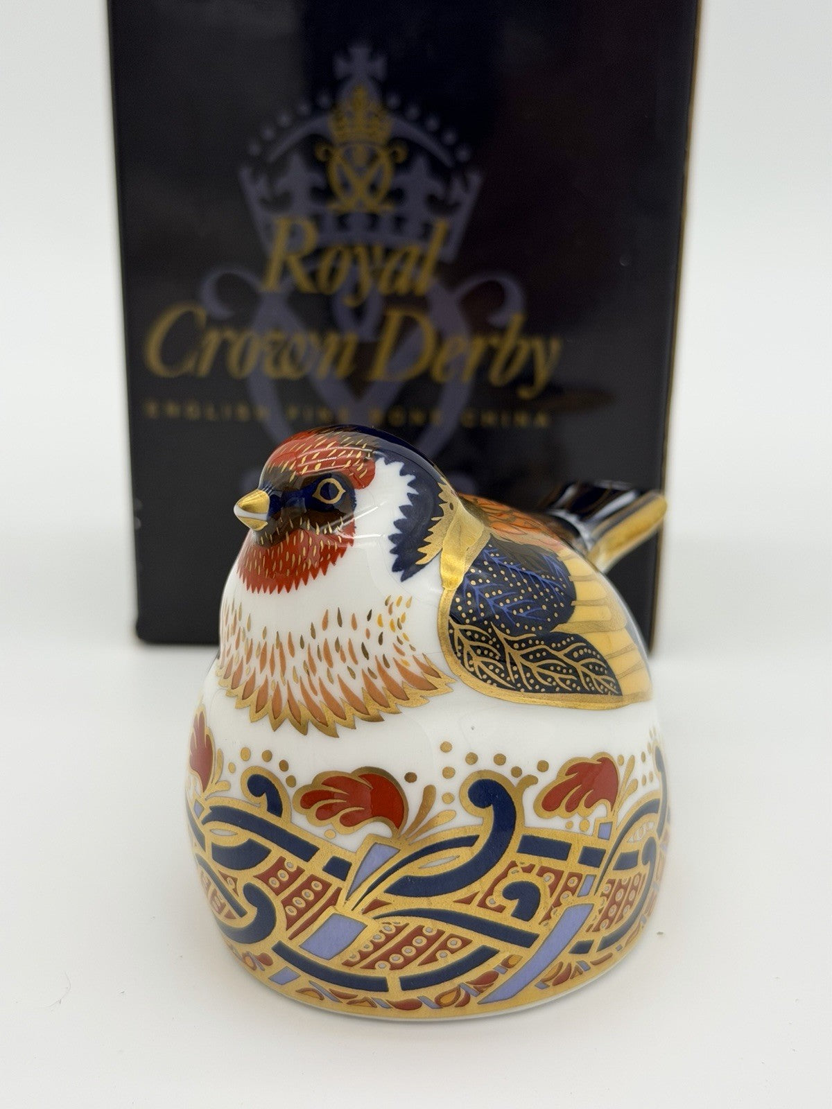 Royal Crown Derby Nesting Goldfinch Paperweight England Porcelain Gold Stopper