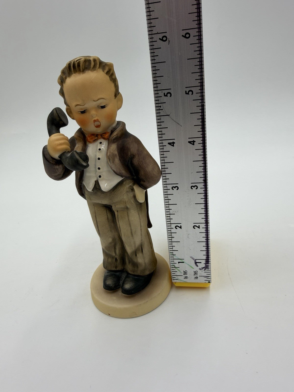 Hummel Goebel Germany Porcelain Hello Boy on The Phone Figurine #124/0