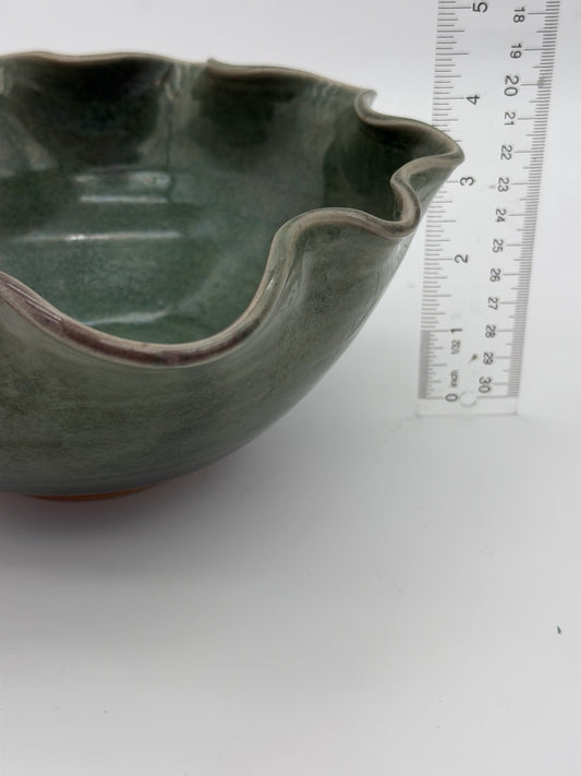 ROBBIE BREAUX Studio Art Pottery Green Large Centerpiece Bowl Ruffled Signed