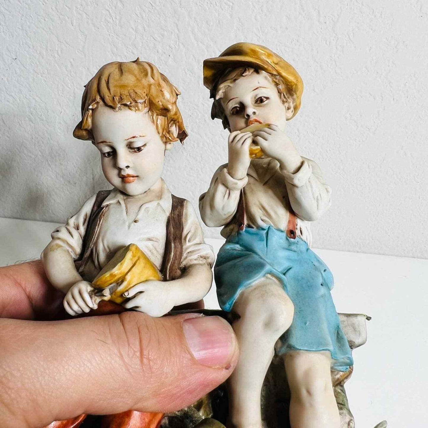 Capodimonte Figurine Triade Benacchio Children Eating Lunch Sculpture Italy