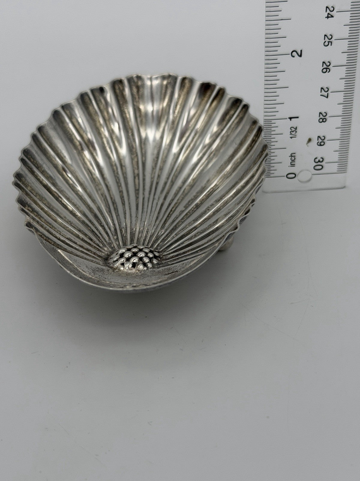 Vintage Manchester Sterling Shell Bon Bon Candy Dish 87 grams No Mono 5 3/4"