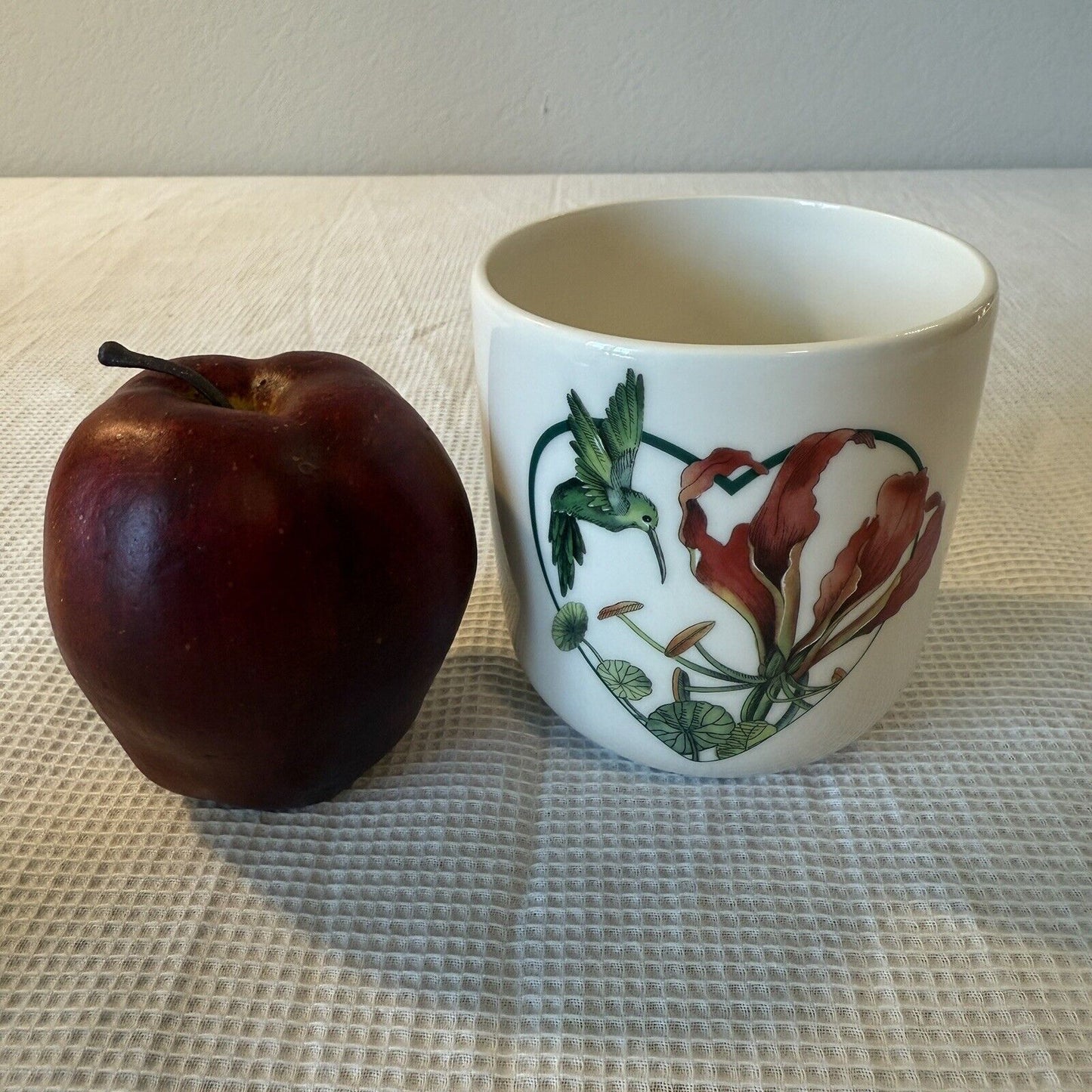 Villeroy & Boch Limited Edition 275 Years Avarua Mug Flora Heart Hummingbird