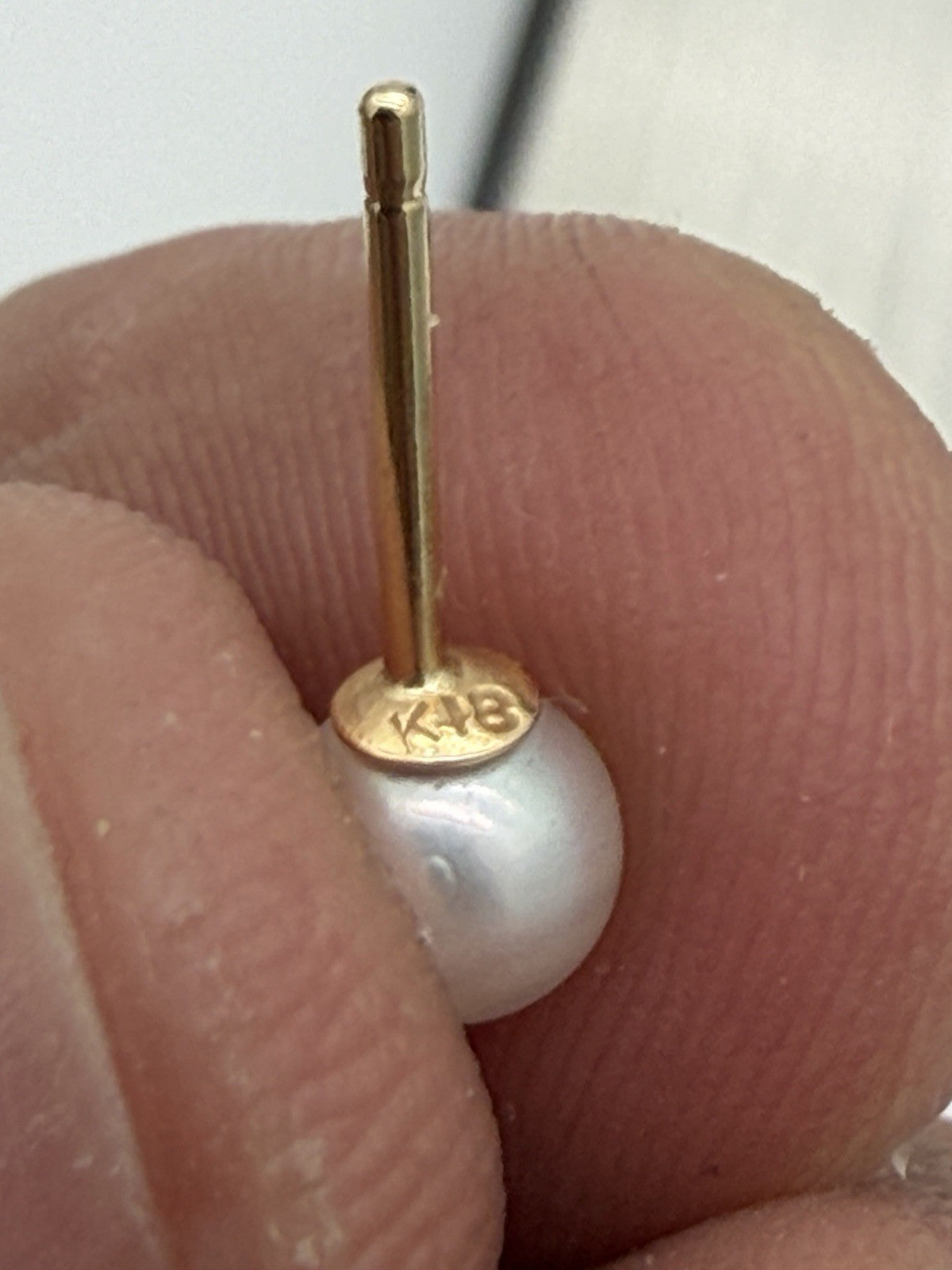 18k Yellow Gold Akoya White Pearl Round Stud Earrings 0.9g Vintage Pair