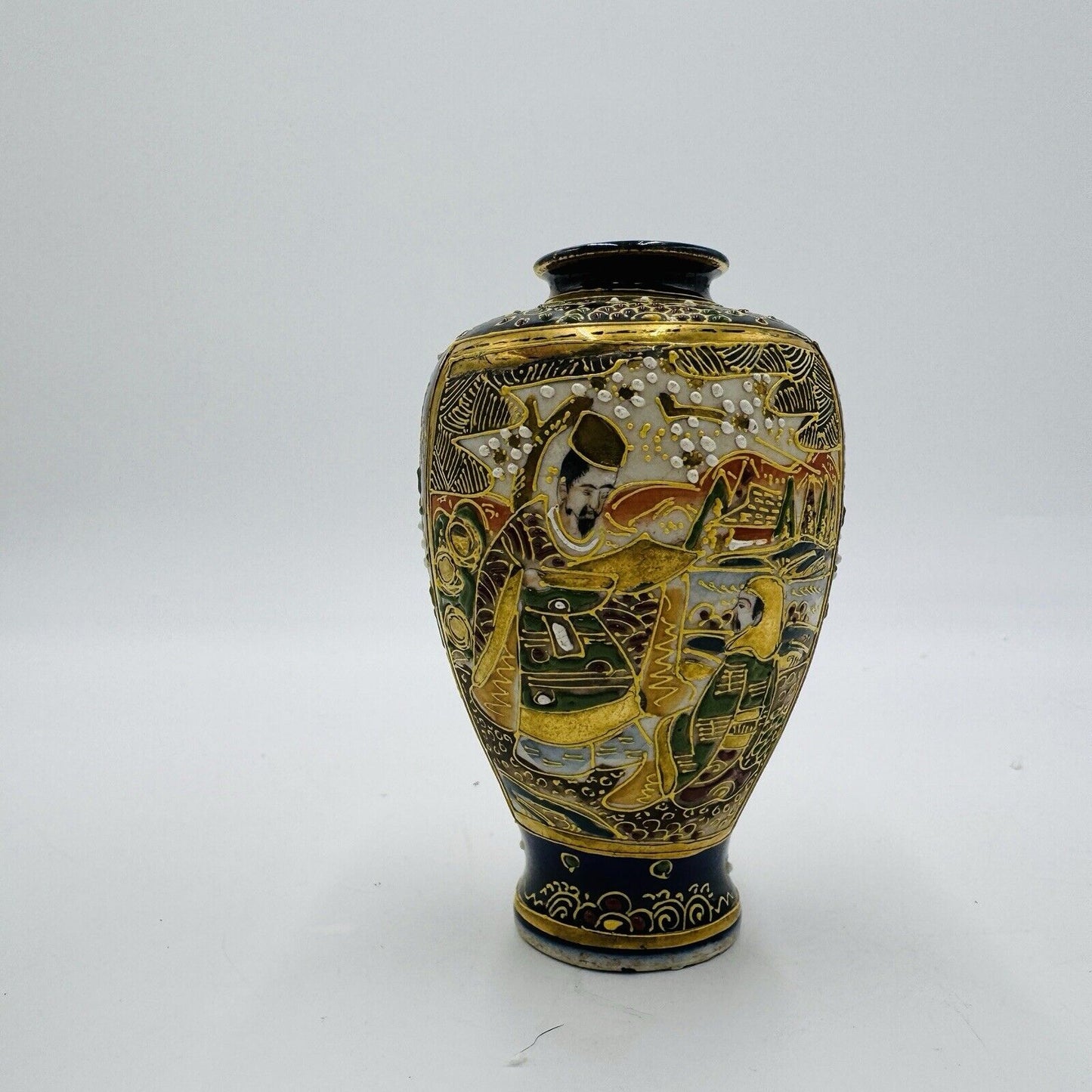 Antique Japanese Satsuma Moriage Mini VASE 5” MEIJI PERIOD KINKOZAN TSUKURU