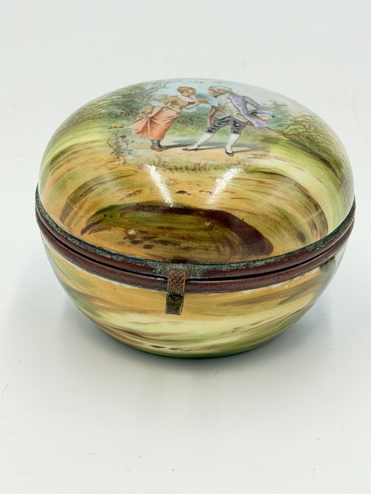 Antique French Victorian porcelain snuff box hand-painted romantic scene
