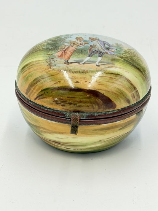 Antique French Victorian porcelain snuff box hand-painted romantic scene