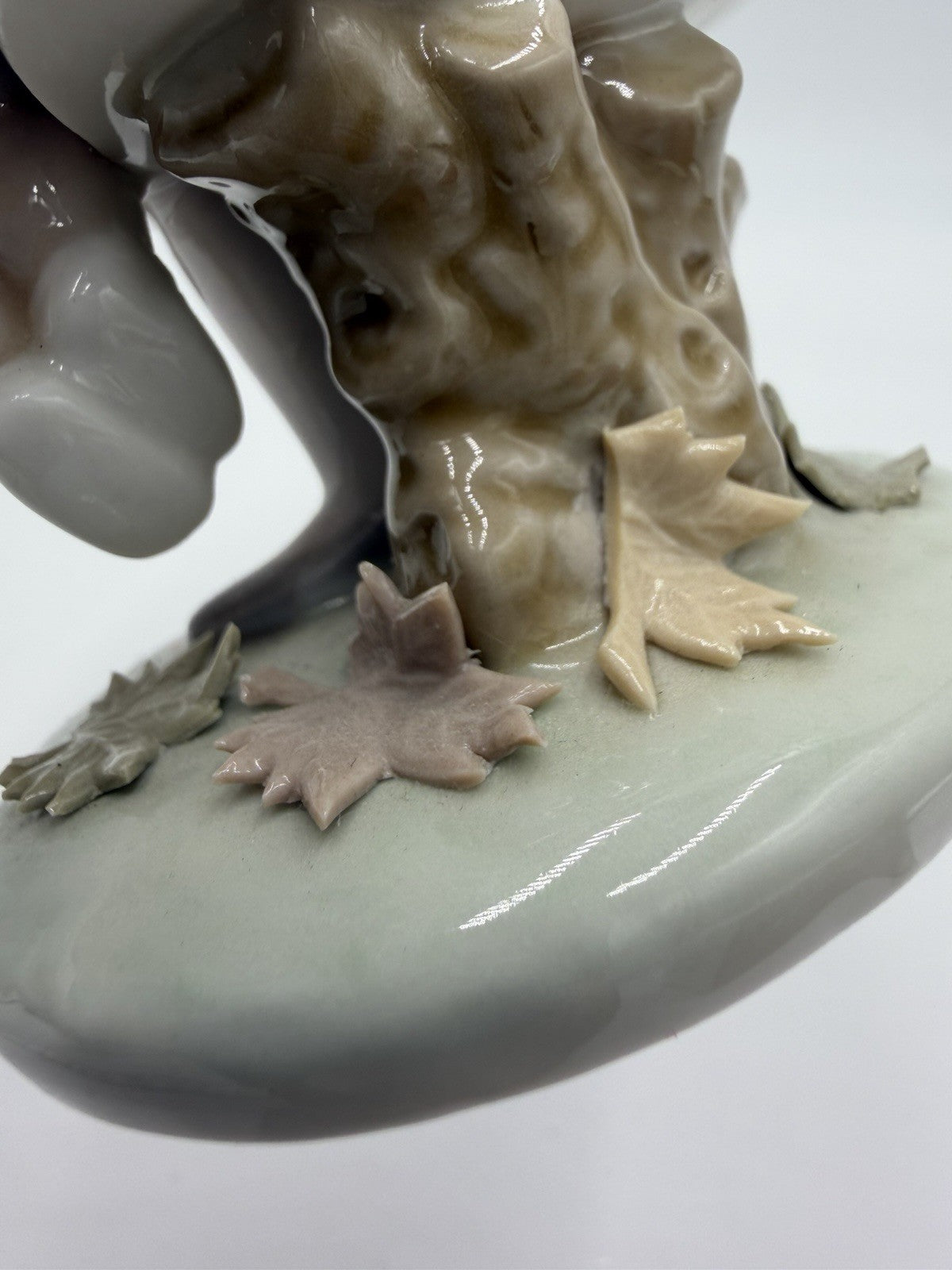 Lladro Spain Porcelain Retired Autumn Girl # 5218 Figurine With Doll & Leaves 8”