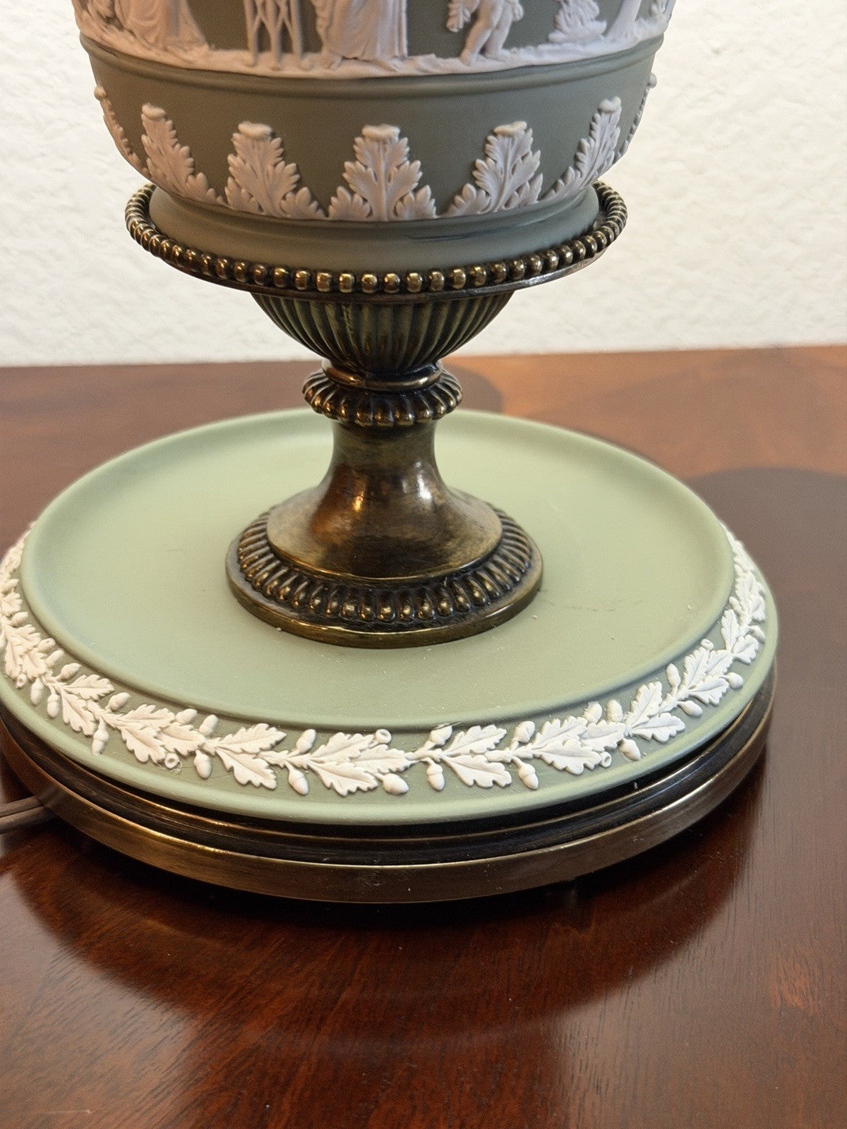 Wedgwood jasperware green TORCHIERE Table Lamp 1959 Vintage 27”H England