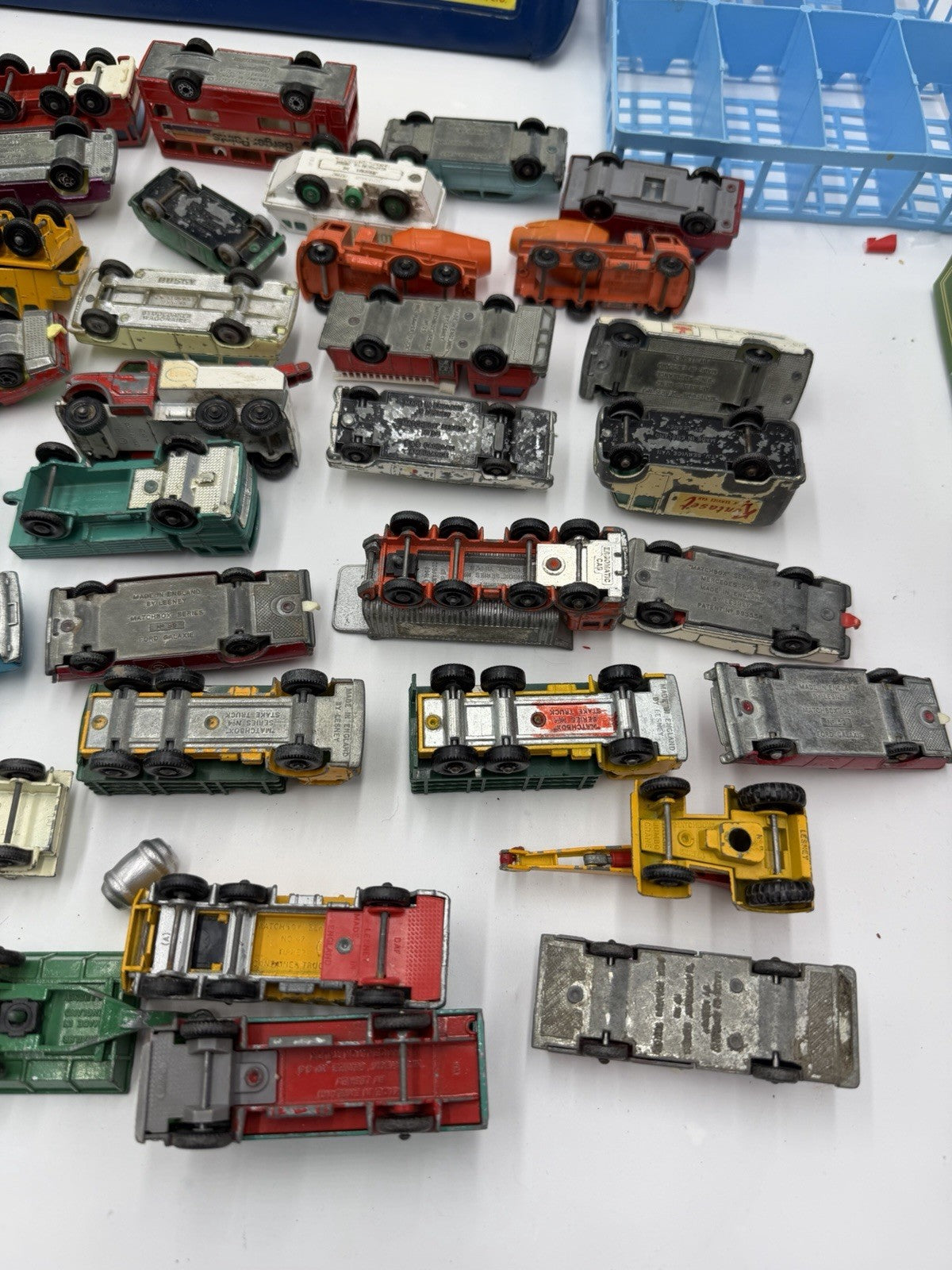 Vintage 1968 Official Lesney Matchbox Deluxe Collector Case Full Of Lesney Cars