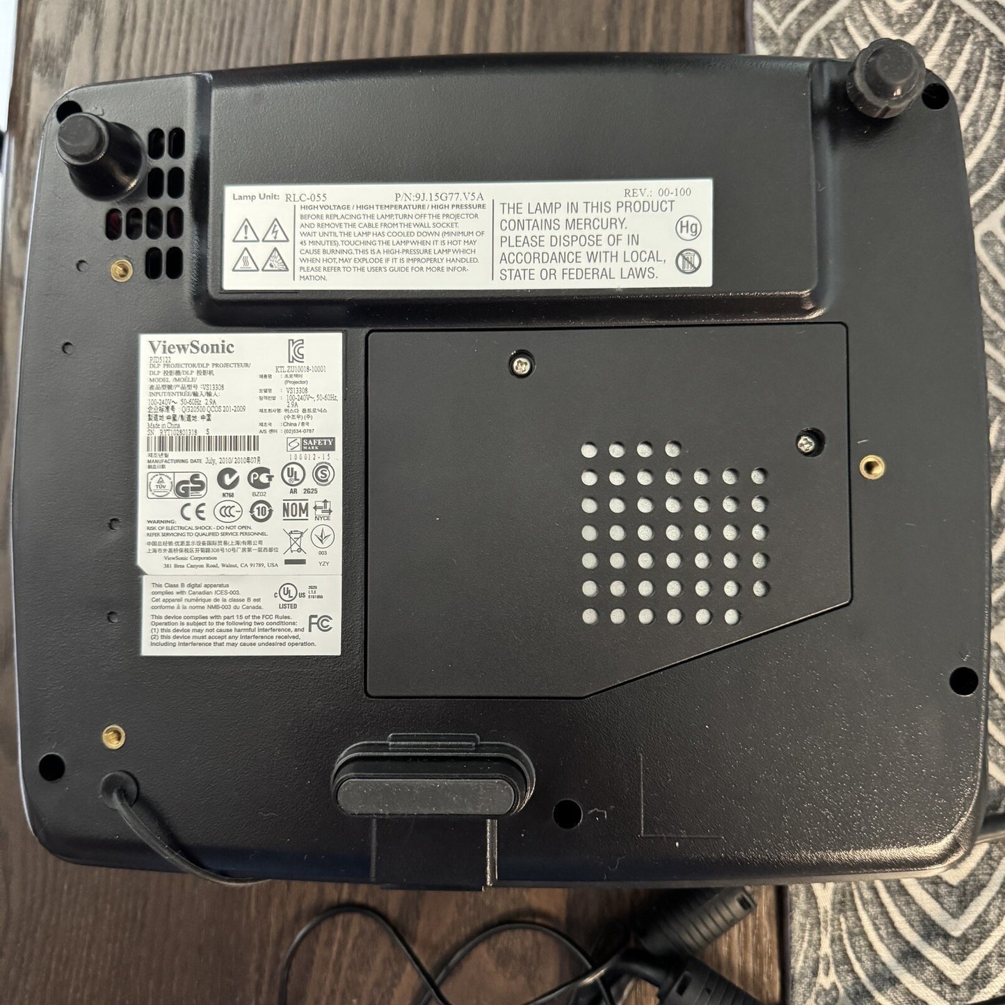 Viewsonic Black PJD5122 Projector With Remote Travel Bag Audio VGA Cables