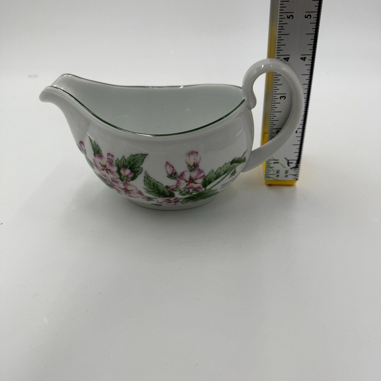 Royal Worcester Herbs Sauce Gravy Boat England Marshmallow Floral Vintage 90's