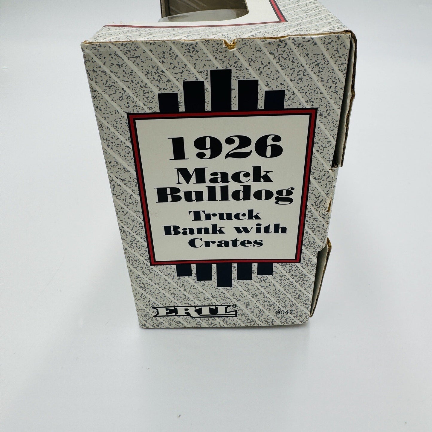 ERTL Anheuser-Busch 1926 Mack Bulldog Truck Bank W/Crates #9047 St Louis MO