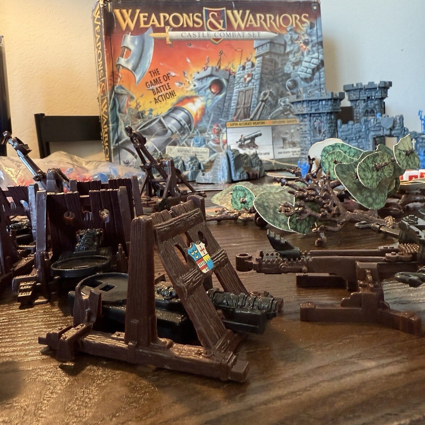 Weapons & Warriors Castle Siege Game~1995~Pressman ~#9705 + Lashout Launcher Set