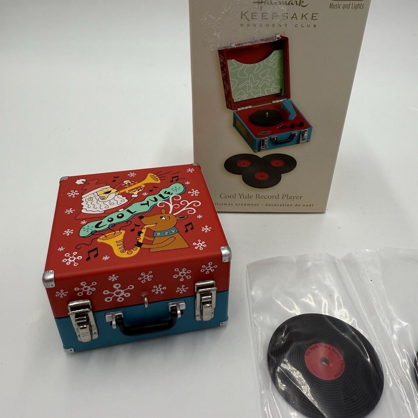 Hallmark Keepsake Ornament 2008 Cool Yule Record Player Magic Music & Lights New