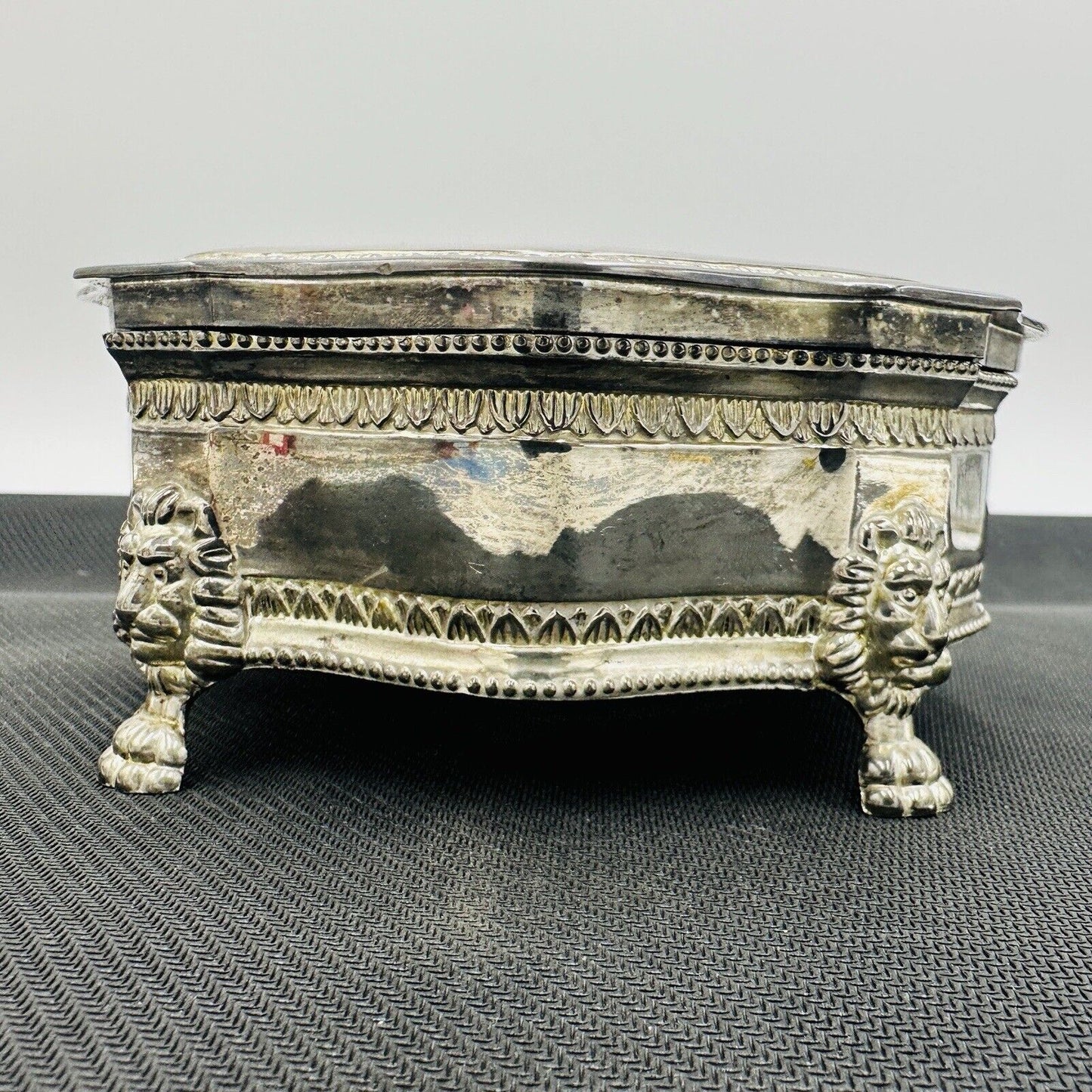 MCM Vintage Dieu Et Mon Droit British Royal Crest Silver Plate Jewelry Box