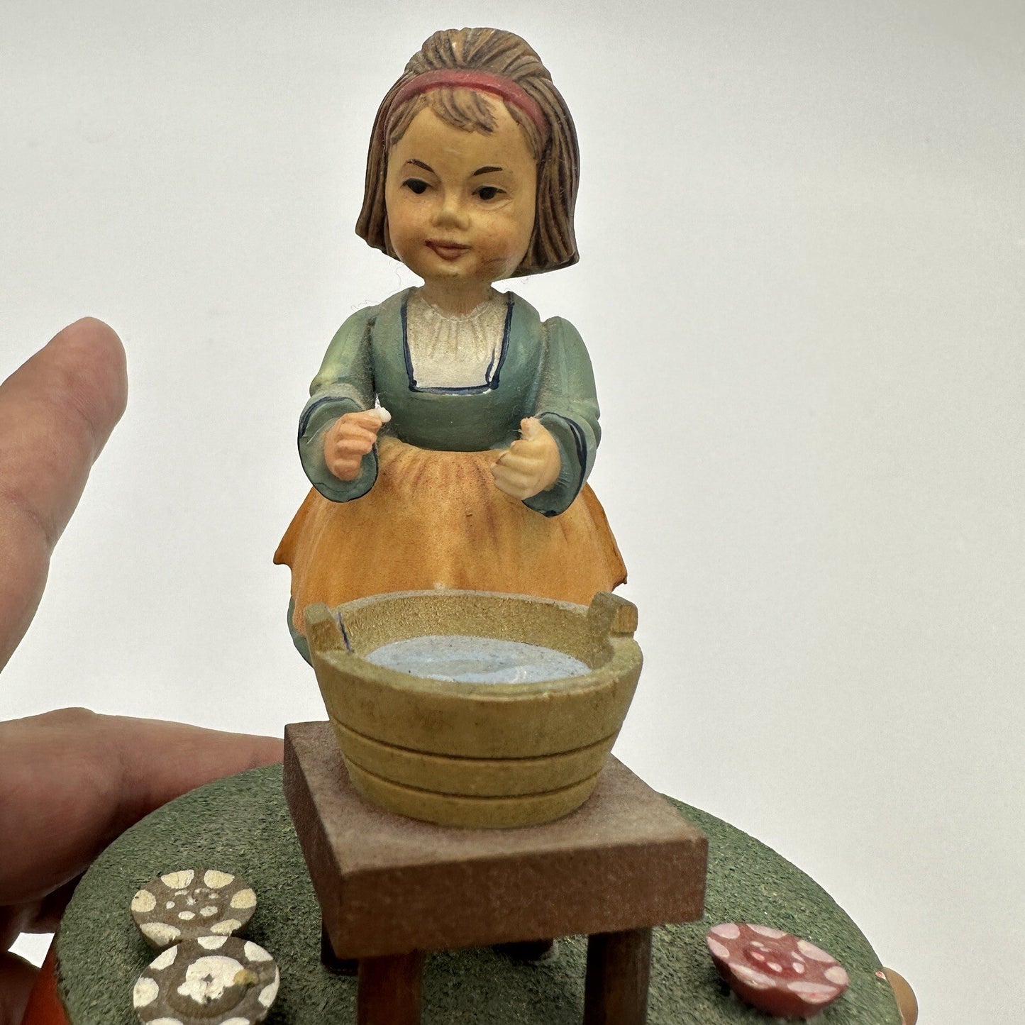 Anri Music Box Plays Raindrops Keep Falling On My Head Girl Washing Laundry