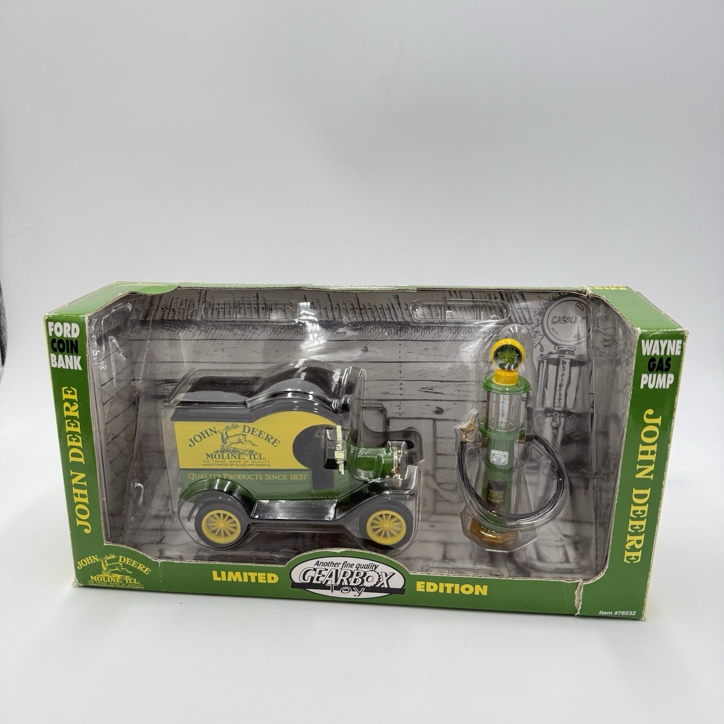 Vintage John Deere 1912 Model T Ford Coin Bank Wayne Gas Pump Limited Edition