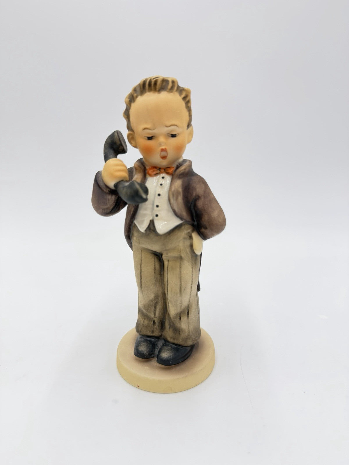 Hummel Goebel Germany Porcelain Hello Boy on The Phone Figurine #124/0