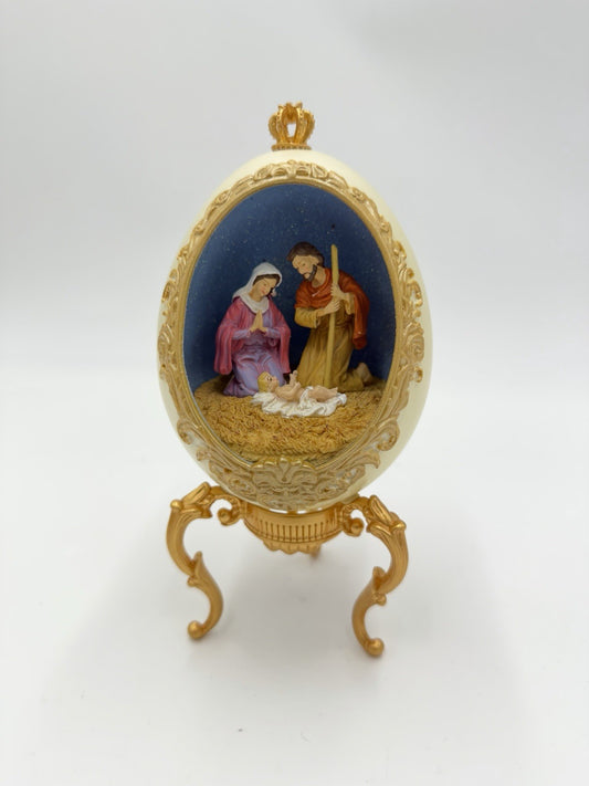 Vintage AVON Holiday Treasures Nativity Holy Family Egg Scene  Resin Gold Accent