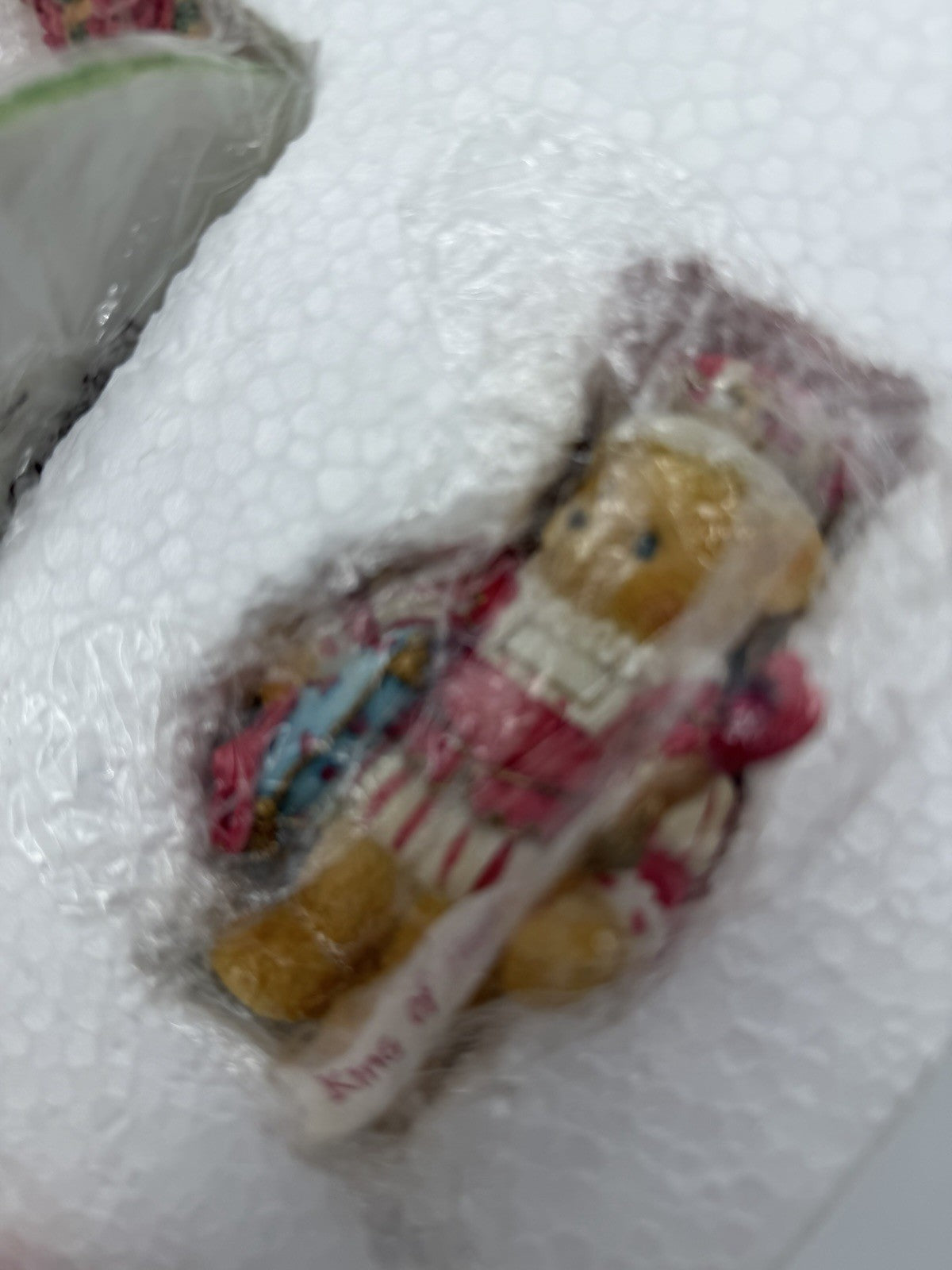 Cherished Teddies King & Queen of Hearts Trellis Display Resin Bear Figurine NIB