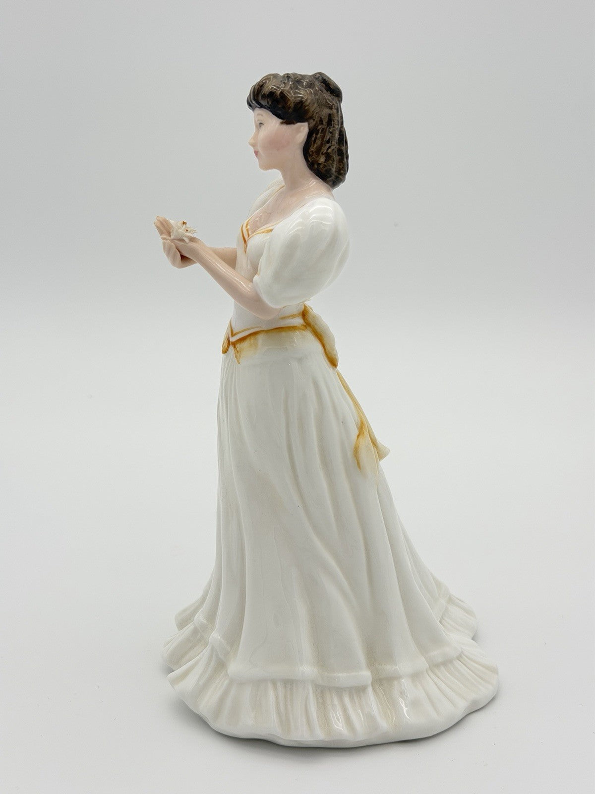 Royal Doulton England Porcelain Maria HN3381 Figurine Painted Rare 8”H Vintage