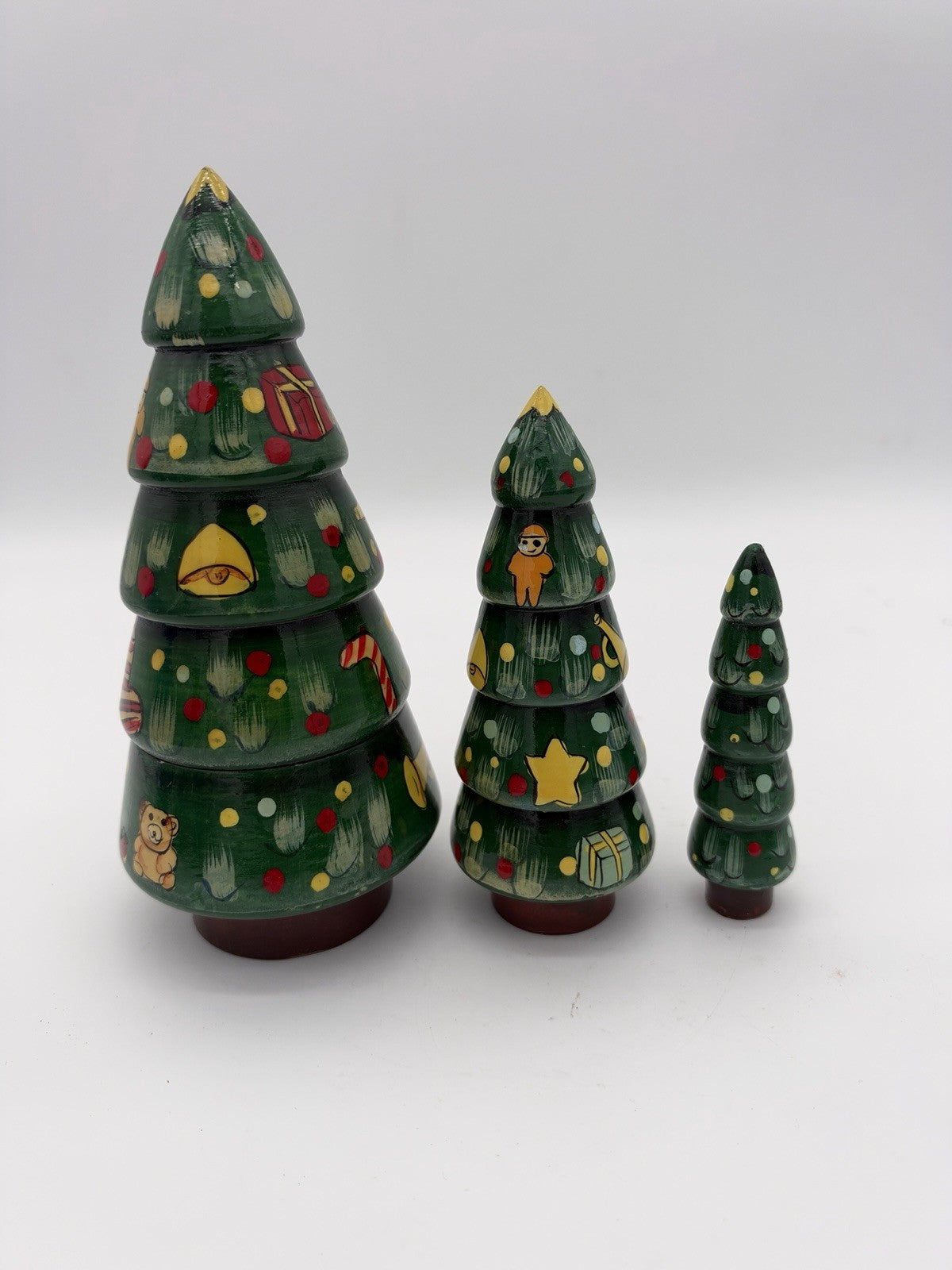 wooden folk art Christmas tree nesting dolls set Vintage hand painted 3 PCs 6”
