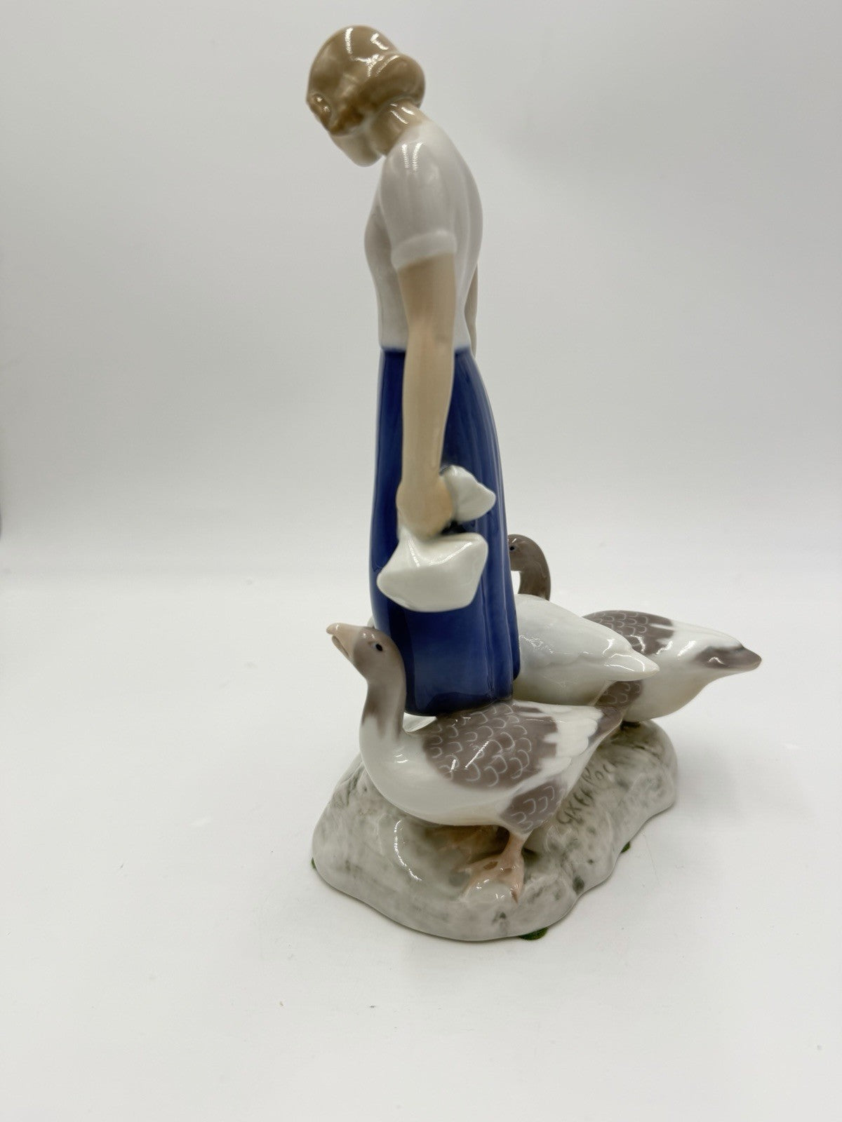 Large Bing & Grondahl Copenhagen Porcelain Denmark Girl & Geese 2254 Figurine 9”