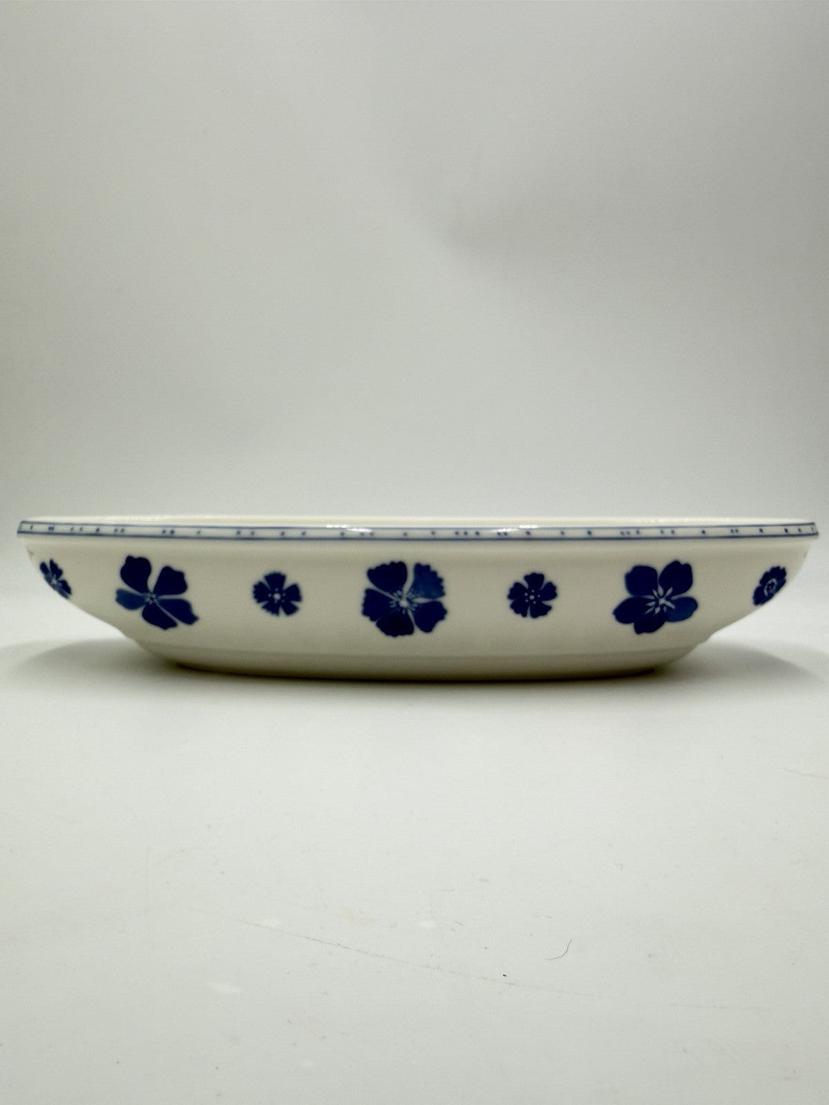 Villeroy & Boch Farmhouse Touch Blue Flowers 12.5 Inch Oval Baker RARE #1748