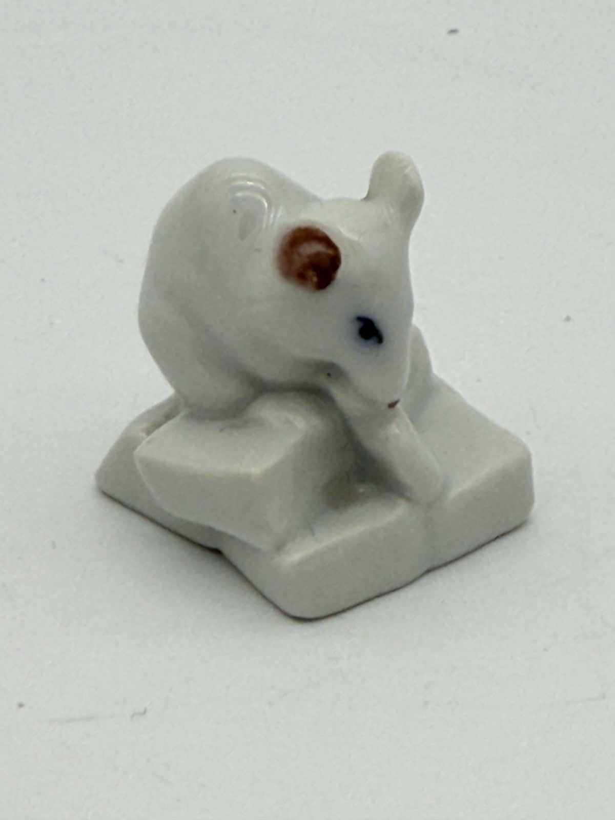Rare Royal Copenhagen Denmark Porcelain White Mouse On Sugar Cube 1.2” Figurine