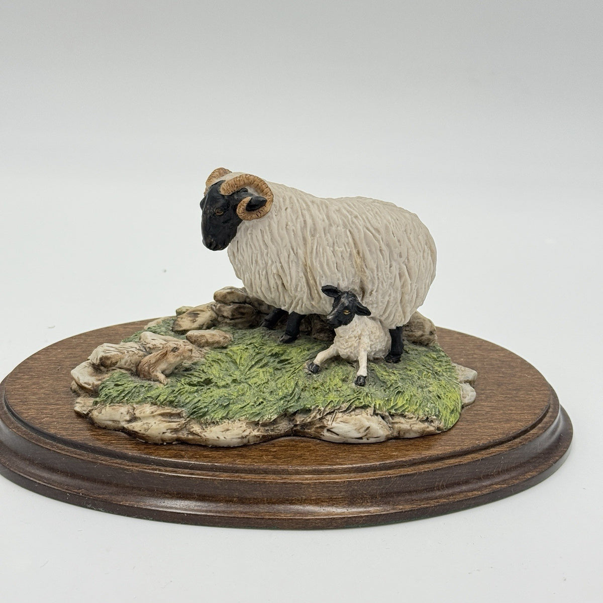Country Artists Richard Cooper STRATFORD UPON AVON ENGLAND Sheep Figurine