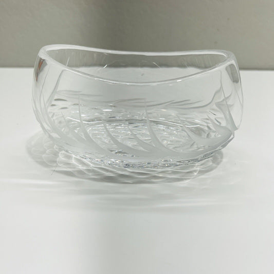 Saratoga Crystal Bowl Glass Etched Floral Design Canon Shape Design Lead