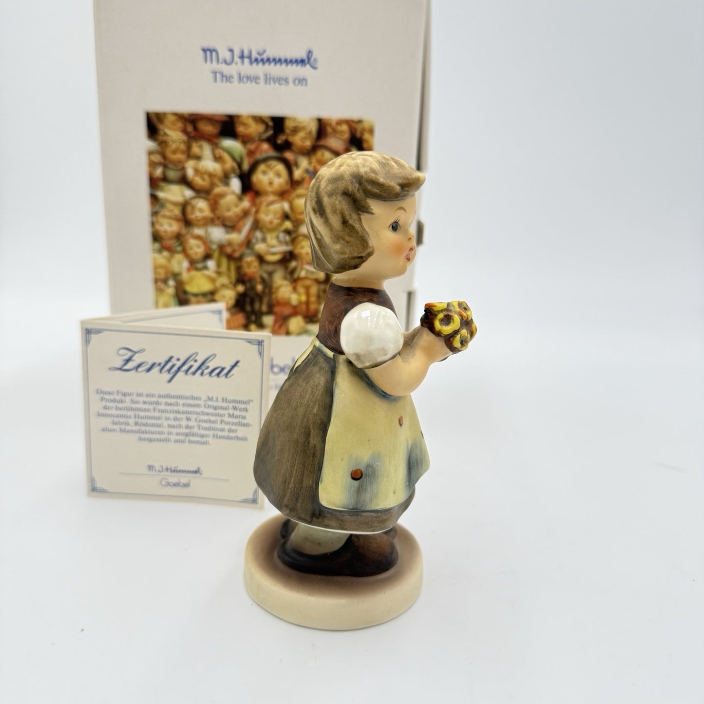 Goebel M.I. Hummel "FOR MOTHER" 5.5" Figurine 1963 Mold #257 Porcelain Vintage