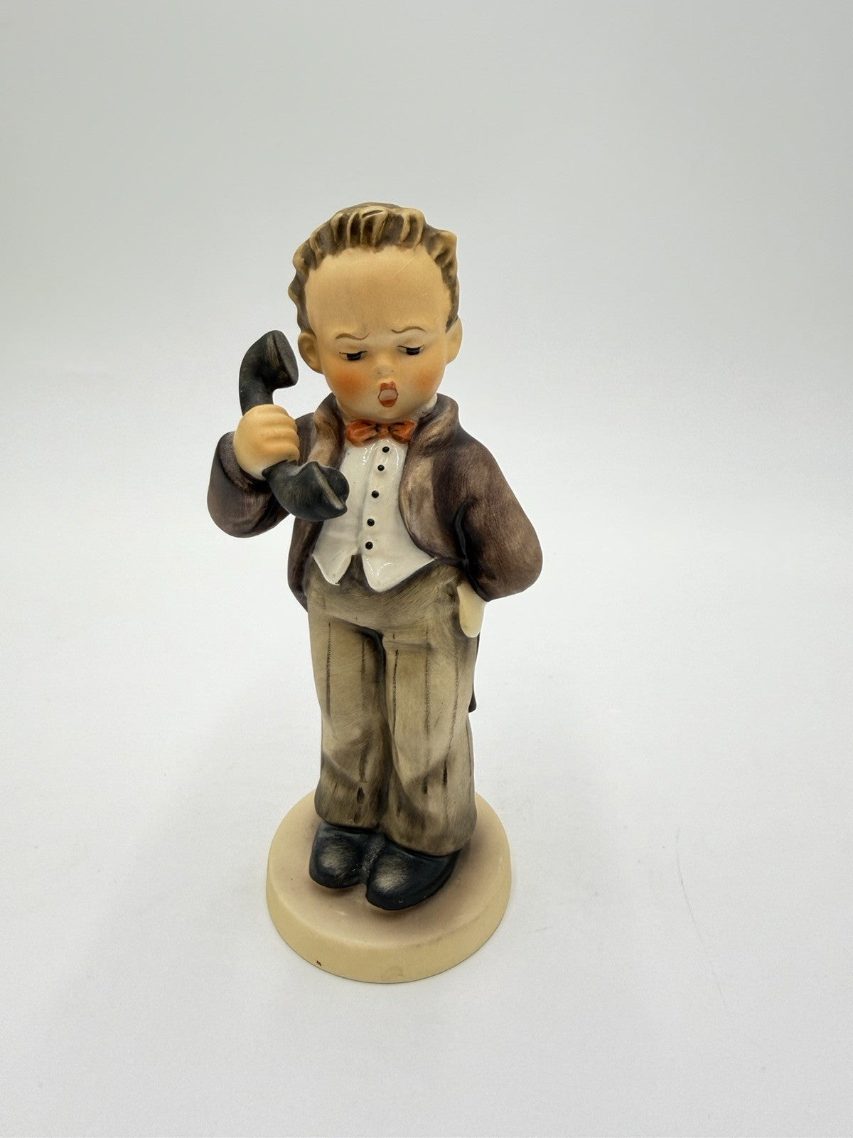 Hummel Goebel Germany Porcelain Hello Boy on The Phone Figurine #124/0