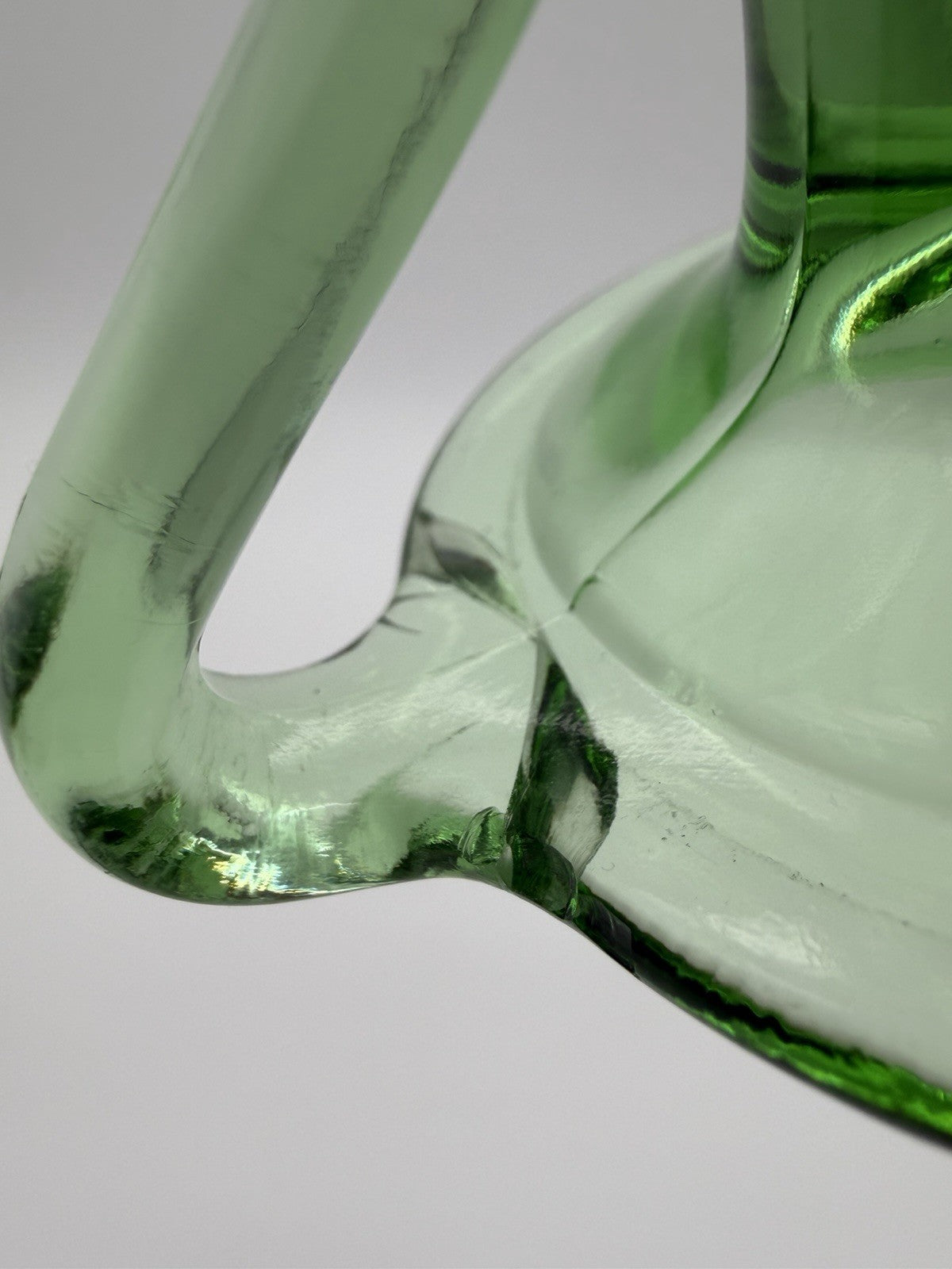 Fostoria Art Glass TUT Green Uranium Trophy Double Handle Flower VASE 8” Flawed)