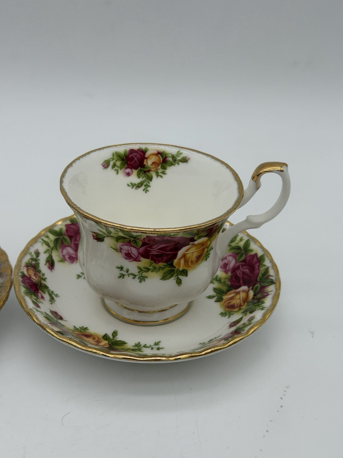 Royal Albert Old Country Roses Bone China Tea Cup & Saucer Set England 4 PCs