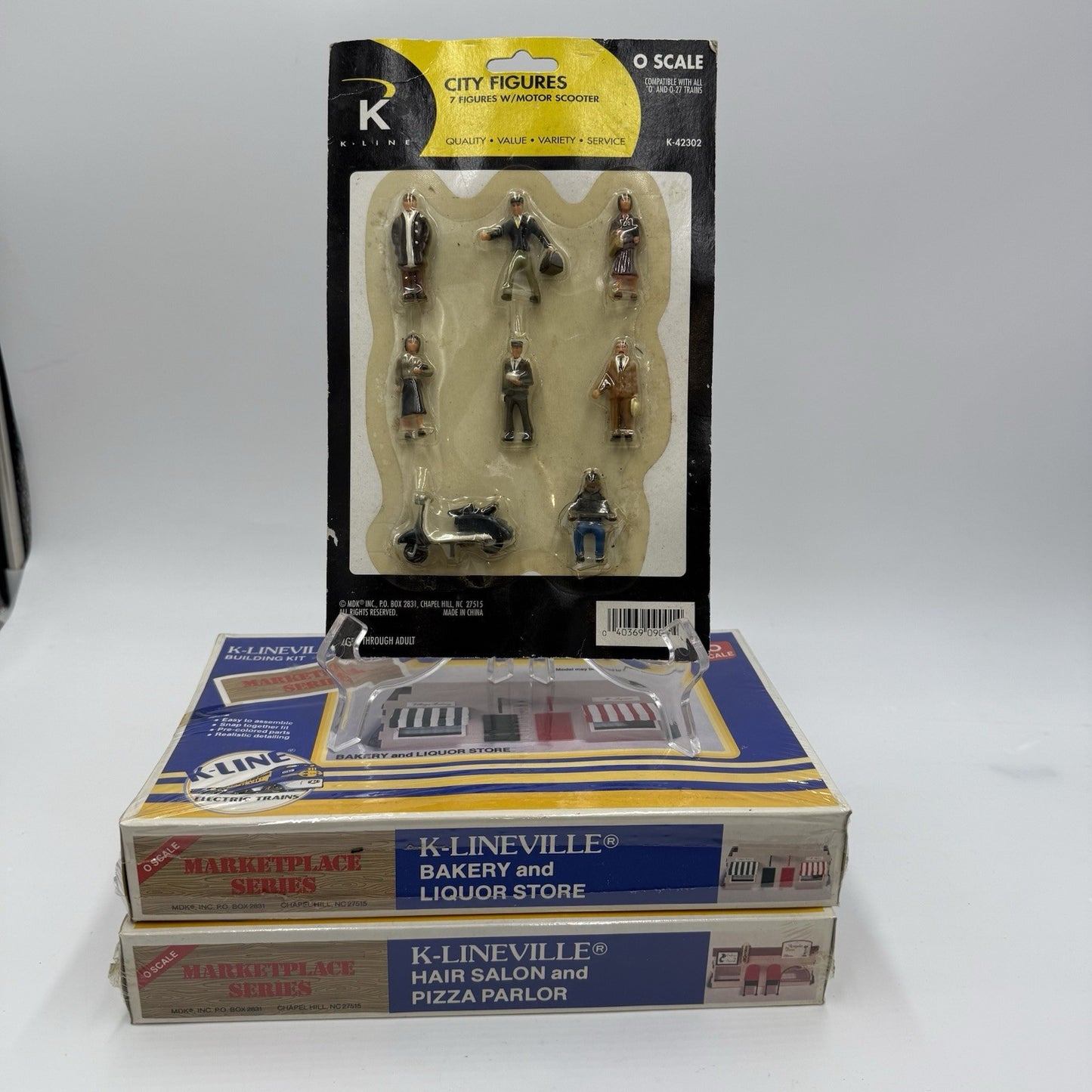 K-Lineville O Scale marketplace series bakery hair salon & pizza parlor Figurine