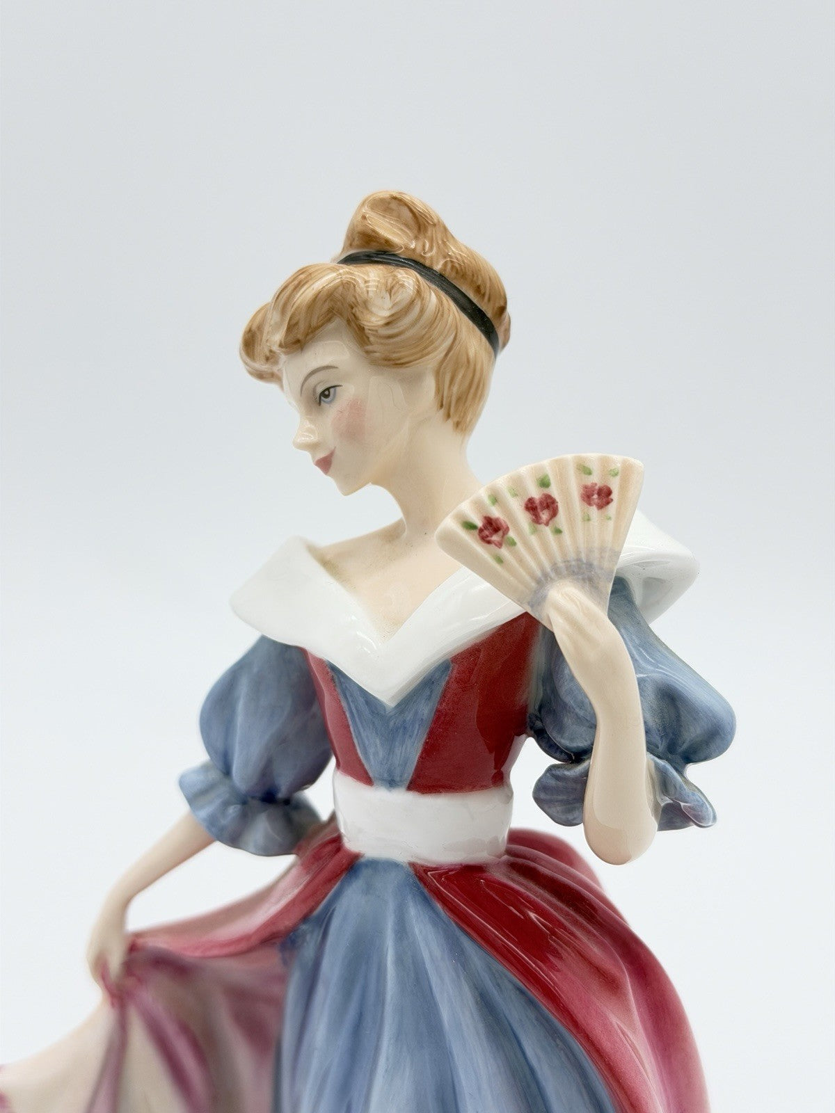 Royal Doulton Porcelain England Amy HN 3316 Yearly Figurine Painted Vintage 8.5”